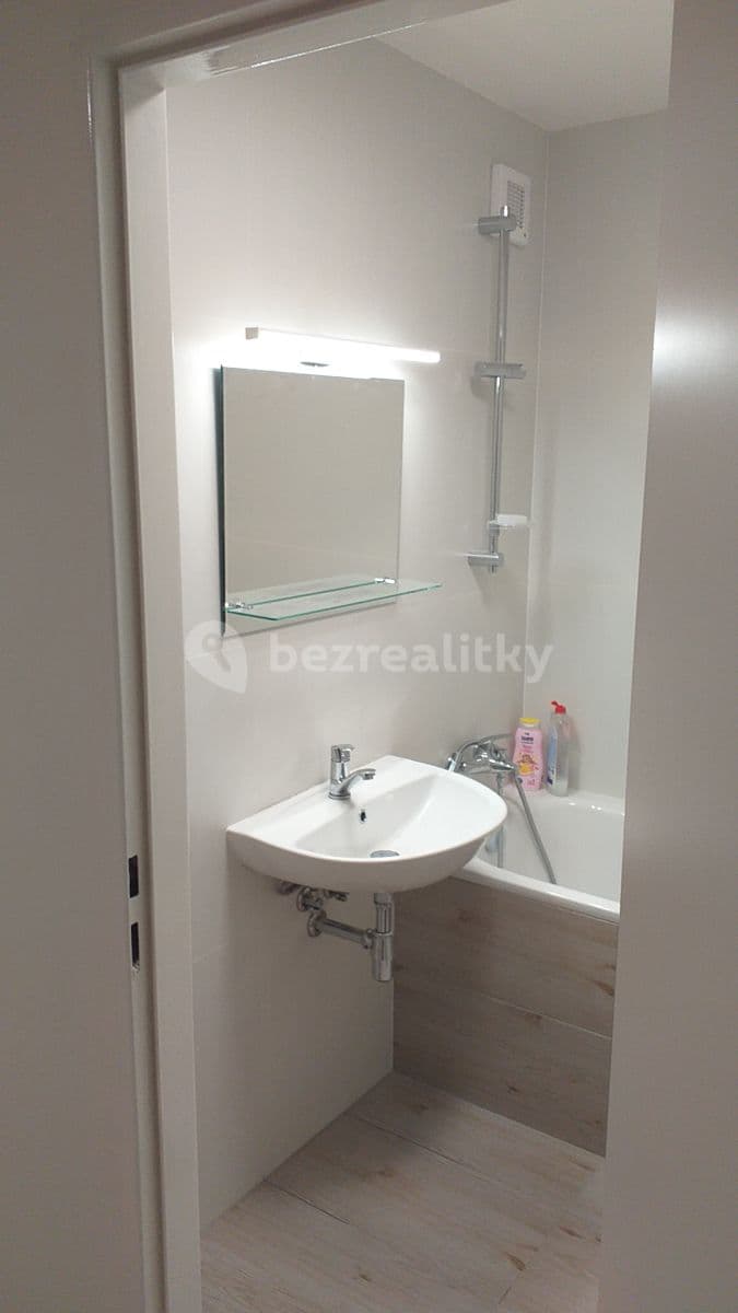 Prenájom bytu 3-izbový 77 m², Generála Janouška, Praha, Praha Prenájom bytu 3-izbový 77 m², Generála Janouška, Praha, Praha