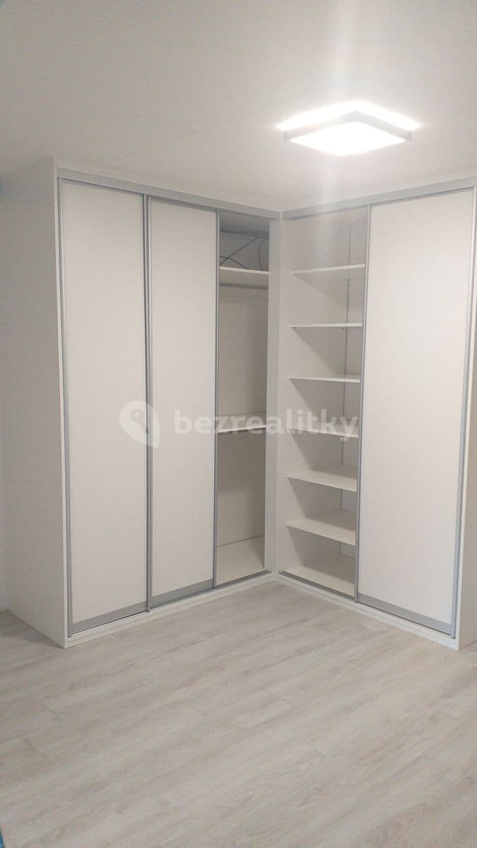 Prenájom bytu 3-izbový 77 m², Generála Janouška, Praha, Praha Prenájom bytu 3-izbový 77 m², Generála Janouška, Praha, Praha
