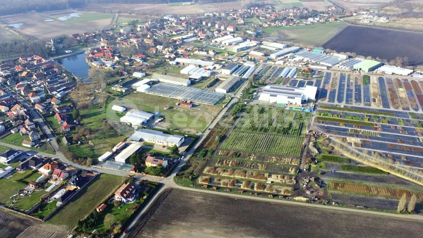 Predaj pozemku 6.243 m², Přerov nad Labem, Středočeský kraj