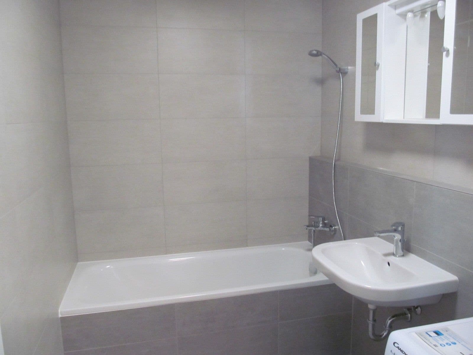 Prenájom bytu 3-izbový 77 m², Olgy Havlové, Praha, Praha Prenájom bytu 3-izbový 77 m², Olgy Havlové, Praha, Praha