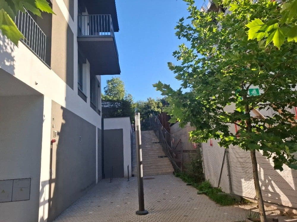 Prenájom bytu 3-izbový 77 m², Olgy Havlové, Praha, Praha Prenájom bytu 3-izbový 77 m², Olgy Havlové, Praha, Praha