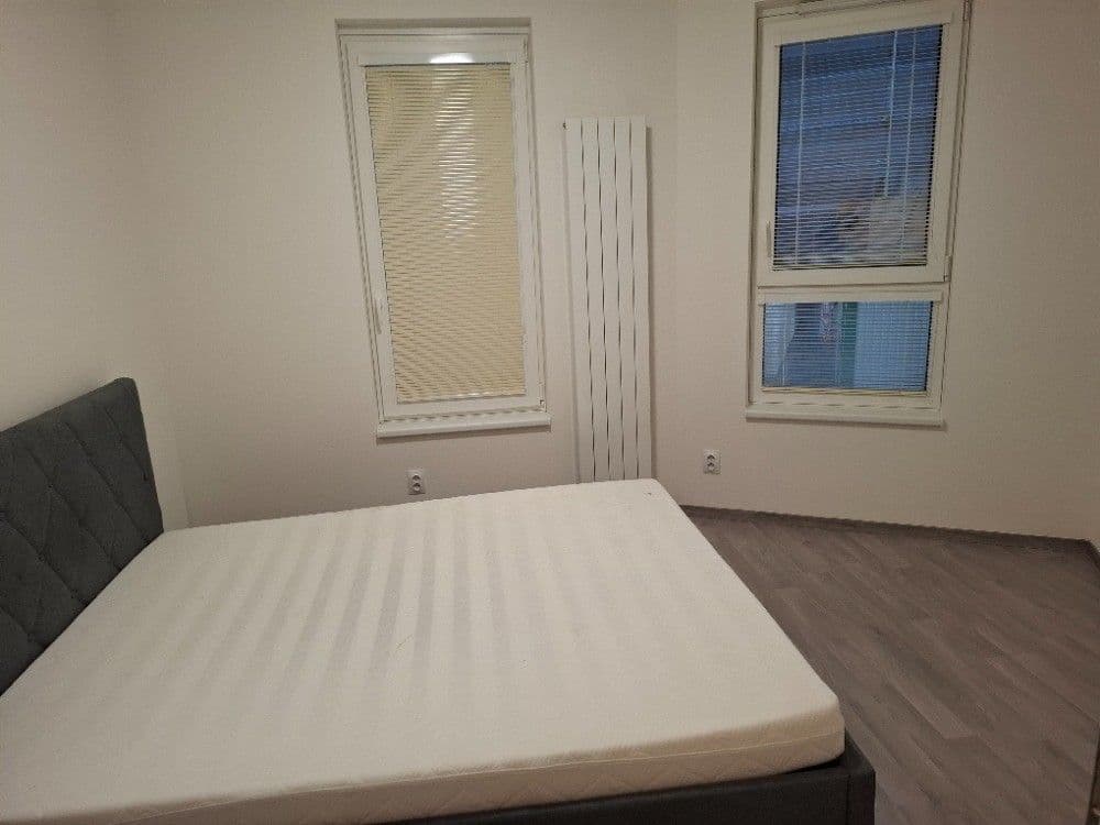 Prenájom bytu 3-izbový 77 m², Olgy Havlové, Praha, Praha Prenájom bytu 3-izbový 77 m², Olgy Havlové, Praha, Praha