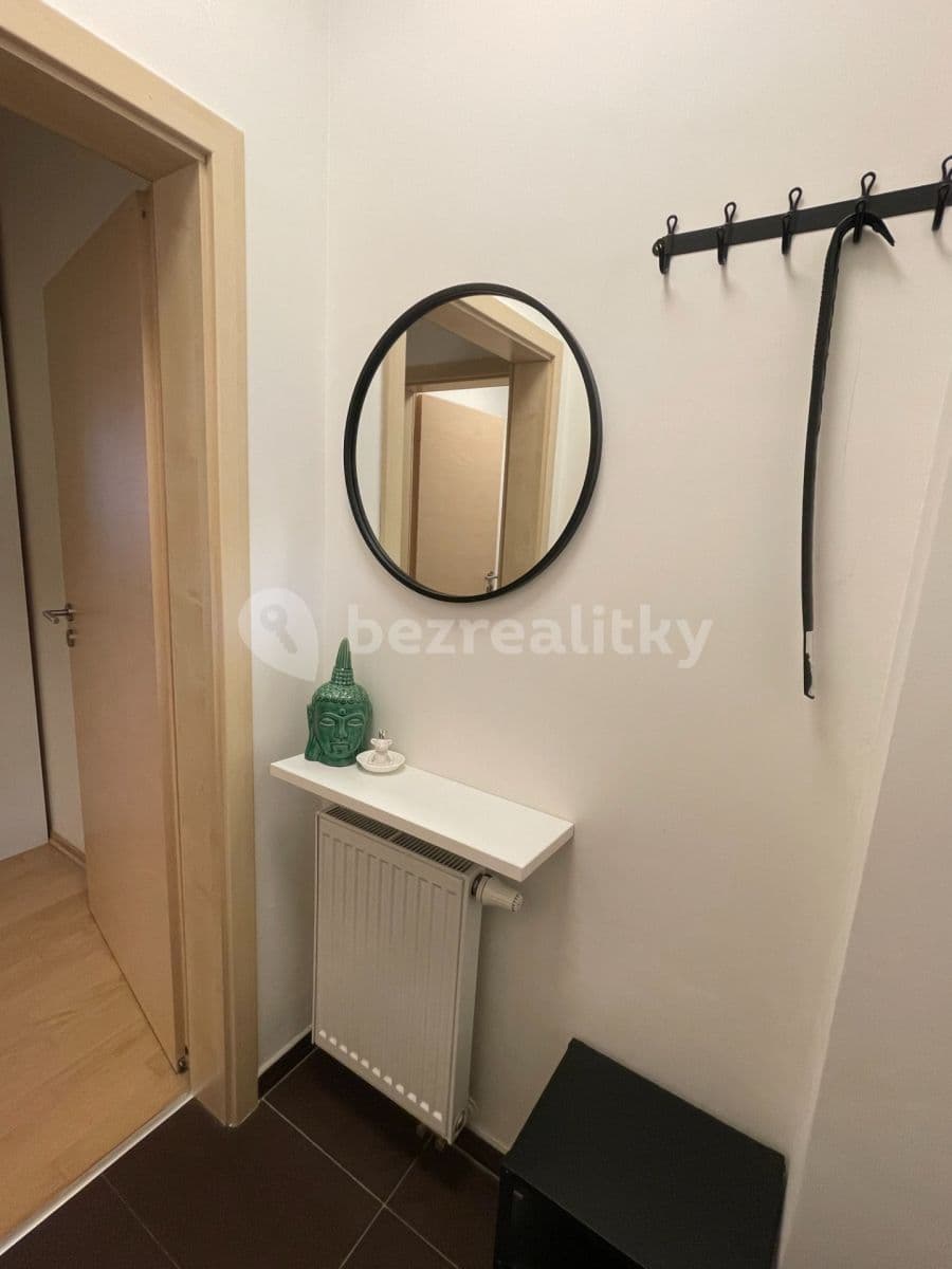 Prenájom bytu 1-izbový 30 m², Plzeňská, Praha, Praha Prenájom bytu 1-izbový 30 m², Plzeňská, Praha, Praha
