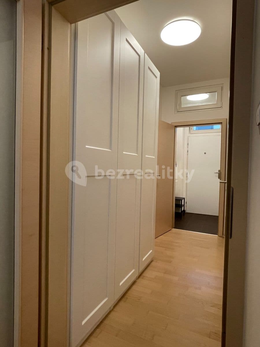 Prenájom bytu 1-izbový 30 m², Plzeňská, Praha, Praha Prenájom bytu 1-izbový 30 m², Plzeňská, Praha, Praha