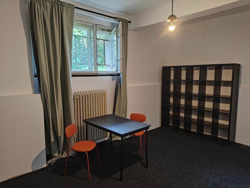 Prenájom bytu Garsoniéra 30 m², Slivenecká, Praha, Praha Prenájom bytu Garsoniéra 30 m², Slivenecká, Praha, Praha