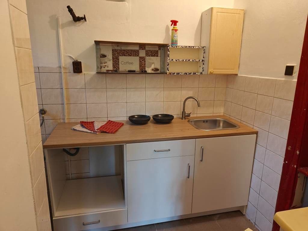 Prenájom bytu Garsoniéra 30 m², Slivenecká, Praha, Praha Prenájom bytu Garsoniéra 30 m², Slivenecká, Praha, Praha