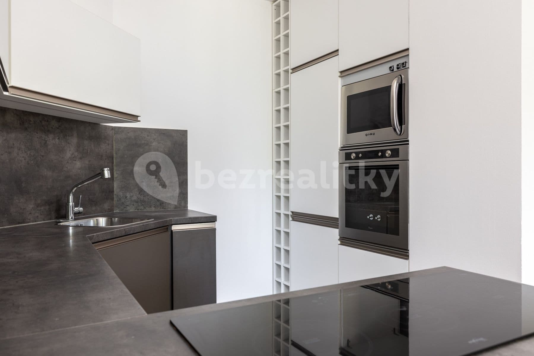 Prenájom bytu 2-izbový 48 m², Nademlejnská, Praha, Praha Prenájom bytu 2-izbový 48 m², Nademlejnská, Praha, Praha