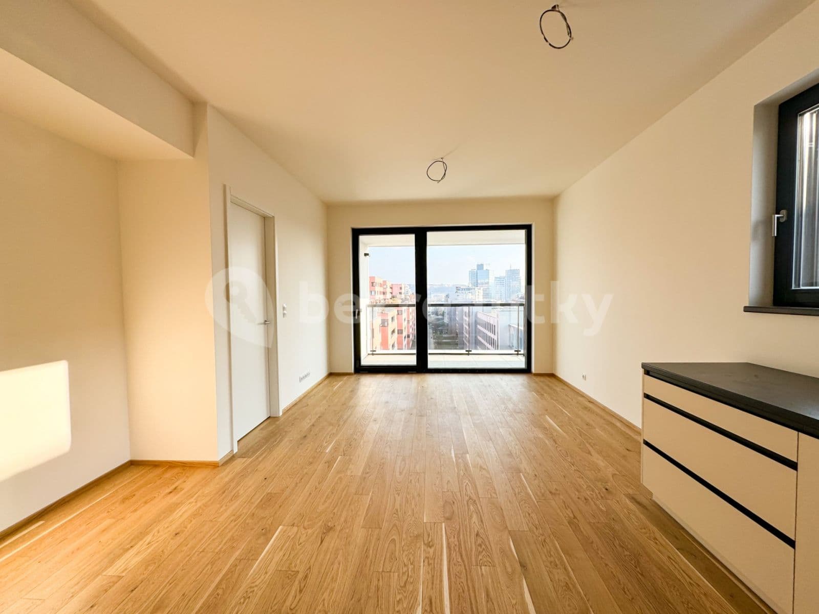 Prenájom bytu 2-izbový 54 m², Jankovcova, Praha, Praha Prenájom bytu 2-izbový 54 m², Jankovcova, Praha, Praha