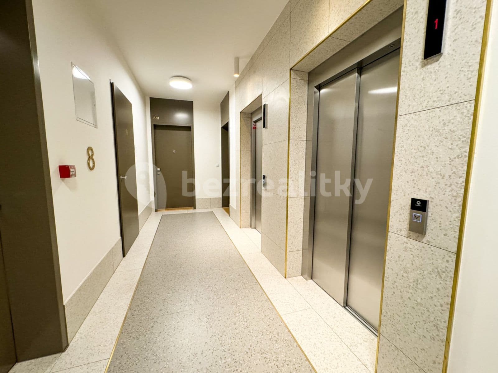 Prenájom bytu 2-izbový 54 m², Jankovcova, Praha, Praha Prenájom bytu 2-izbový 54 m², Jankovcova, Praha, Praha