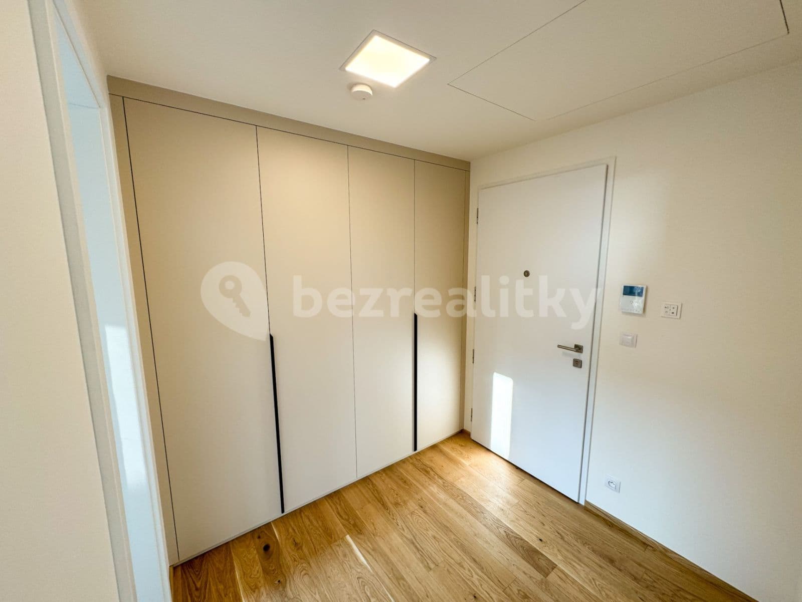 Prenájom bytu 2-izbový 54 m², Jankovcova, Praha, Praha Prenájom bytu 2-izbový 54 m², Jankovcova, Praha, Praha