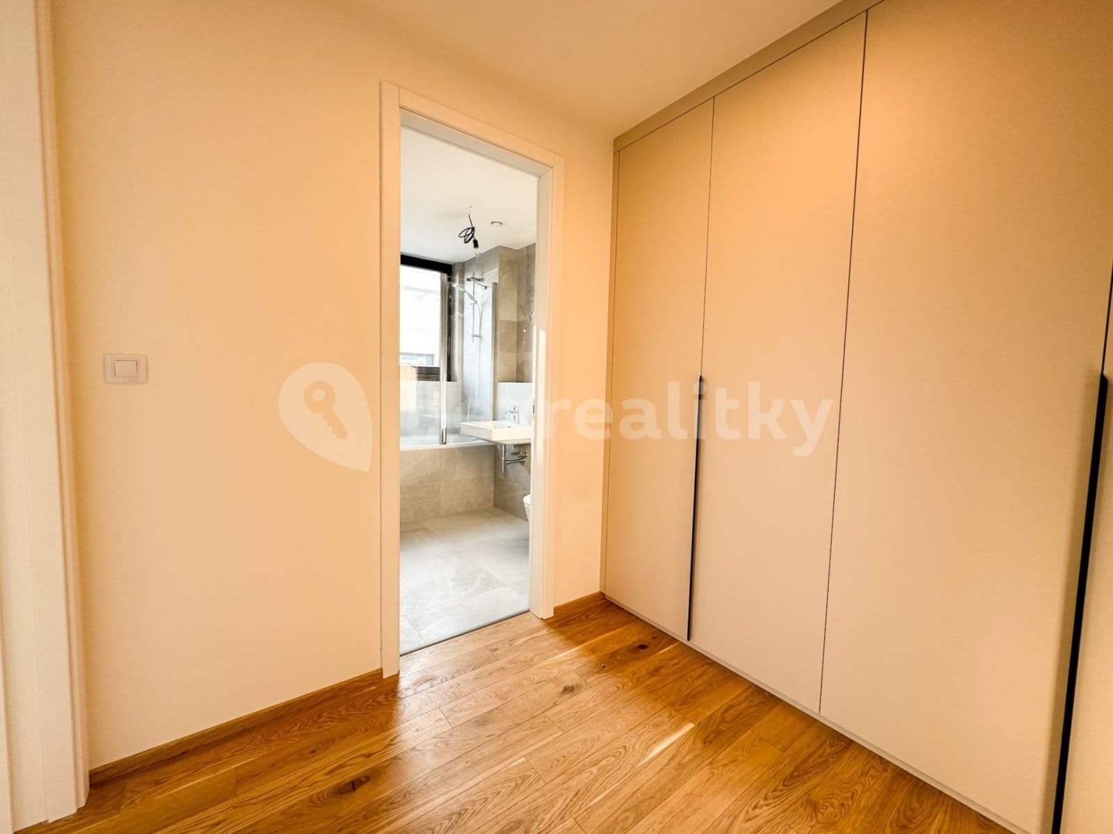 Prenájom bytu 2-izbový 54 m², Jankovcova, Praha, Praha Prenájom bytu 2-izbový 54 m², Jankovcova, Praha, Praha