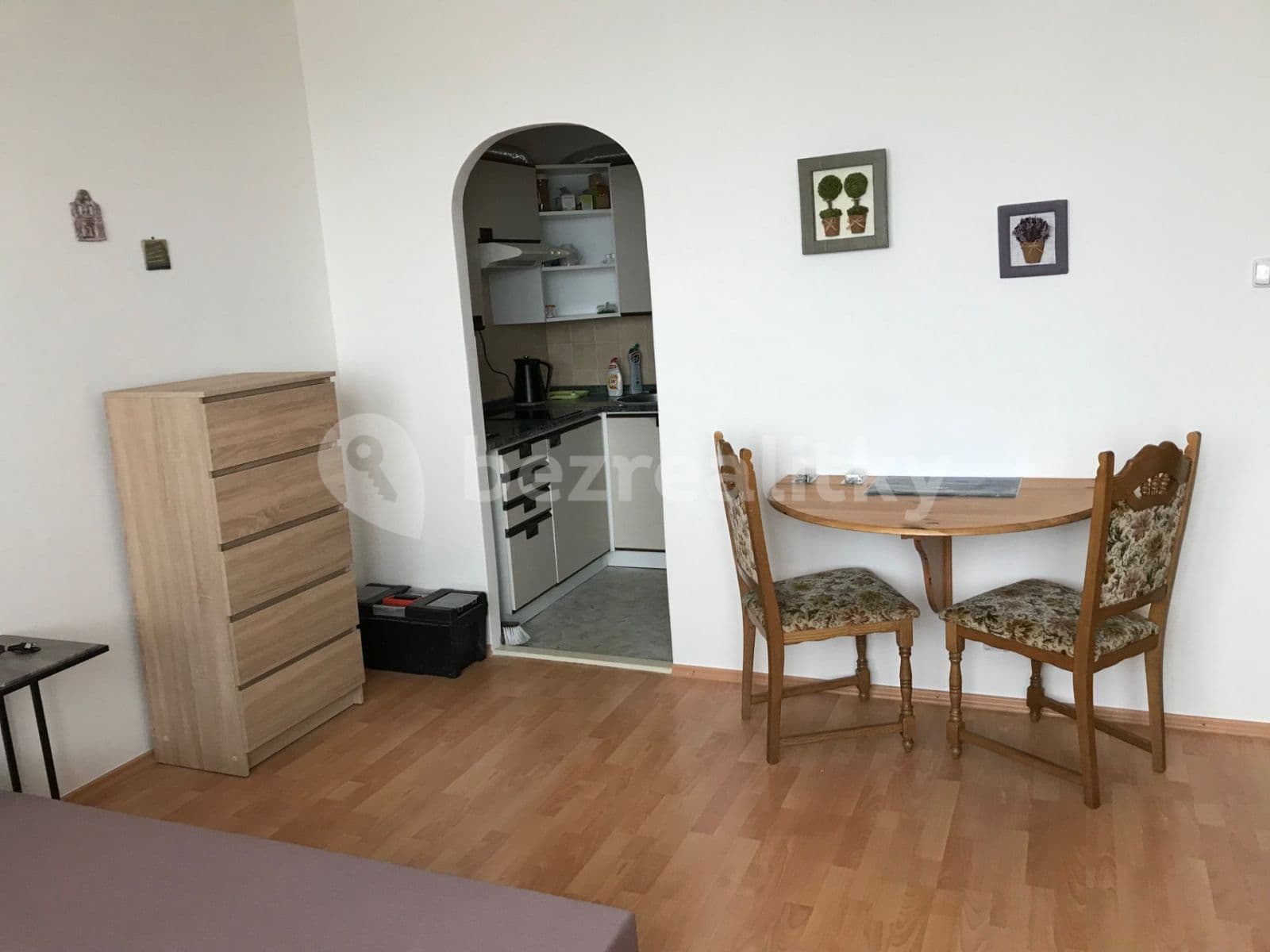 Prenájom bytu 1-izbový 35 m², Hlivická, Praha, Praha Prenájom bytu 1-izbový 35 m², Hlivická, Praha, Praha
