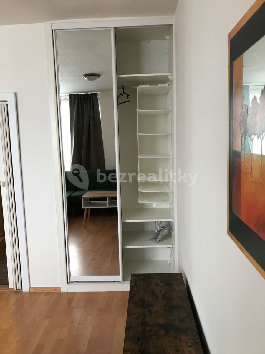 Prenájom bytu 1-izbový 35 m², Hlivická, Praha, Praha Prenájom bytu 1-izbový 35 m², Hlivická, Praha, Praha