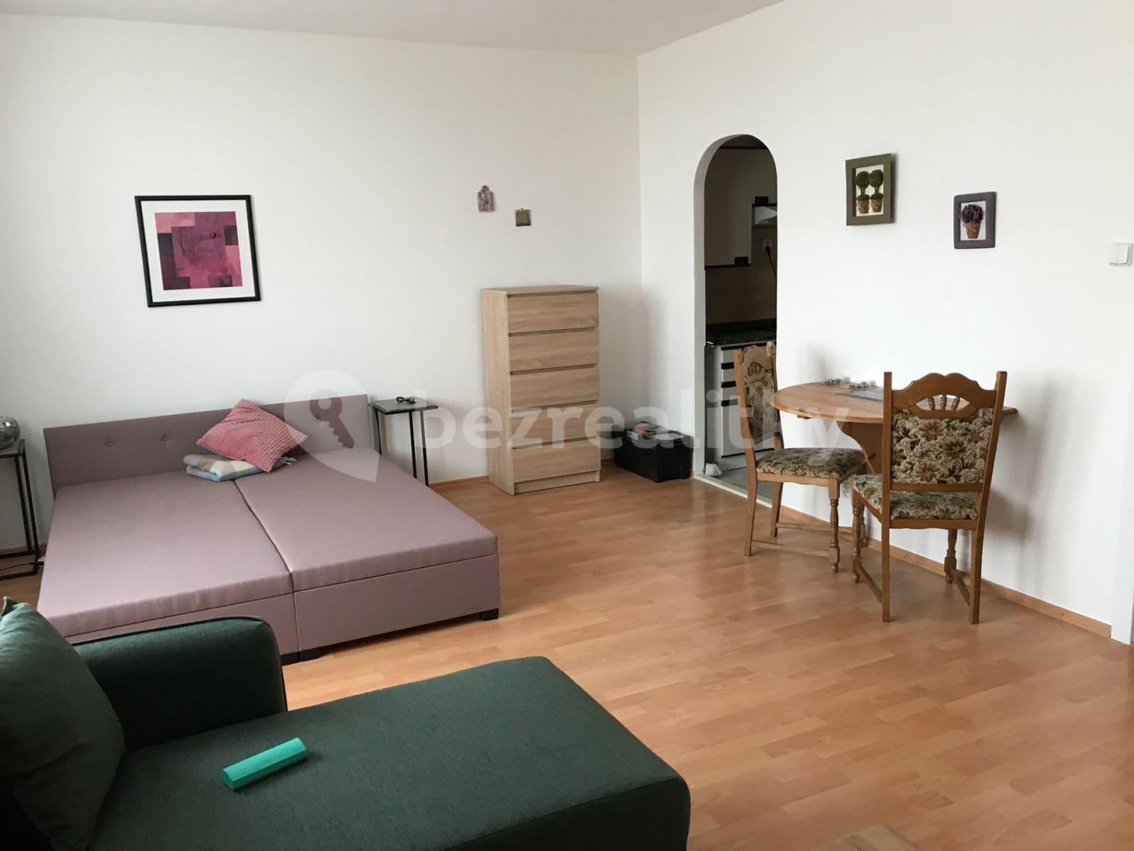 Prenájom bytu 1-izbový 35 m², Hlivická, Praha, Praha Prenájom bytu 1-izbový 35 m², Hlivická, Praha, Praha