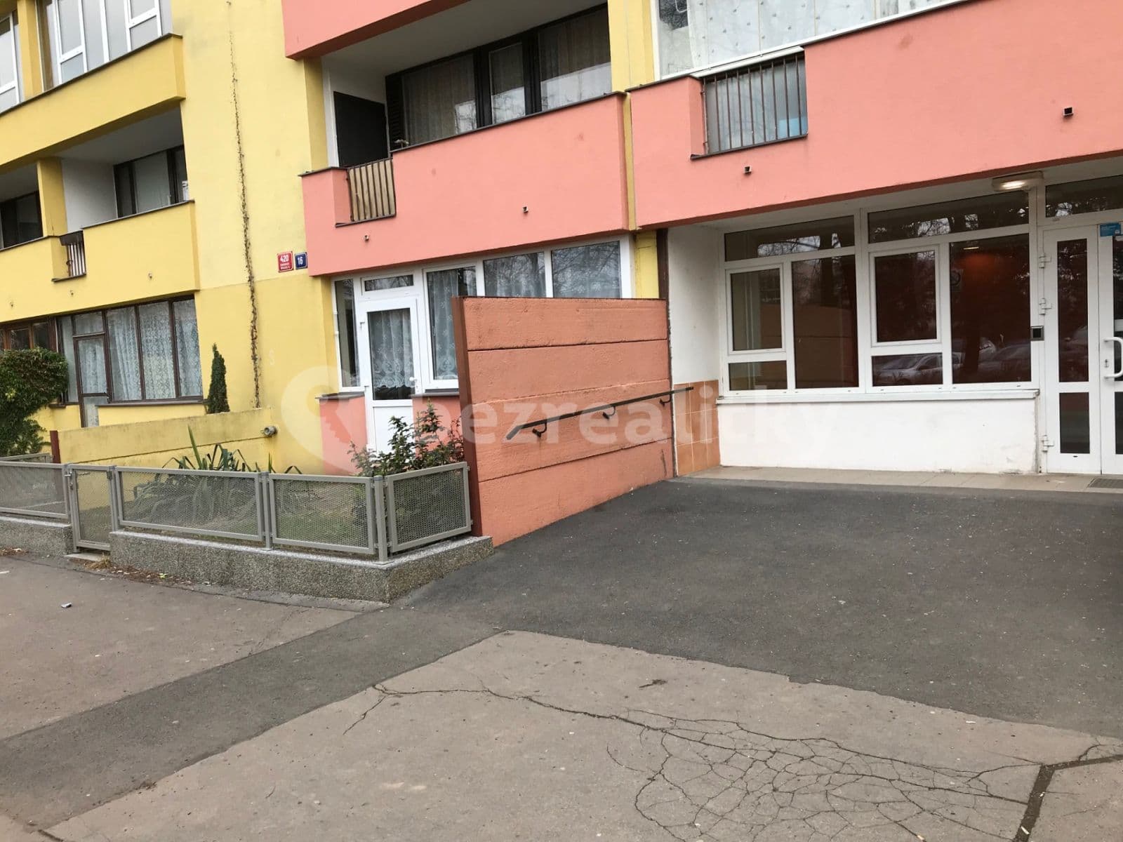 Prenájom bytu 1-izbový 35 m², Hlivická, Praha, Praha Prenájom bytu 1-izbový 35 m², Hlivická, Praha, Praha