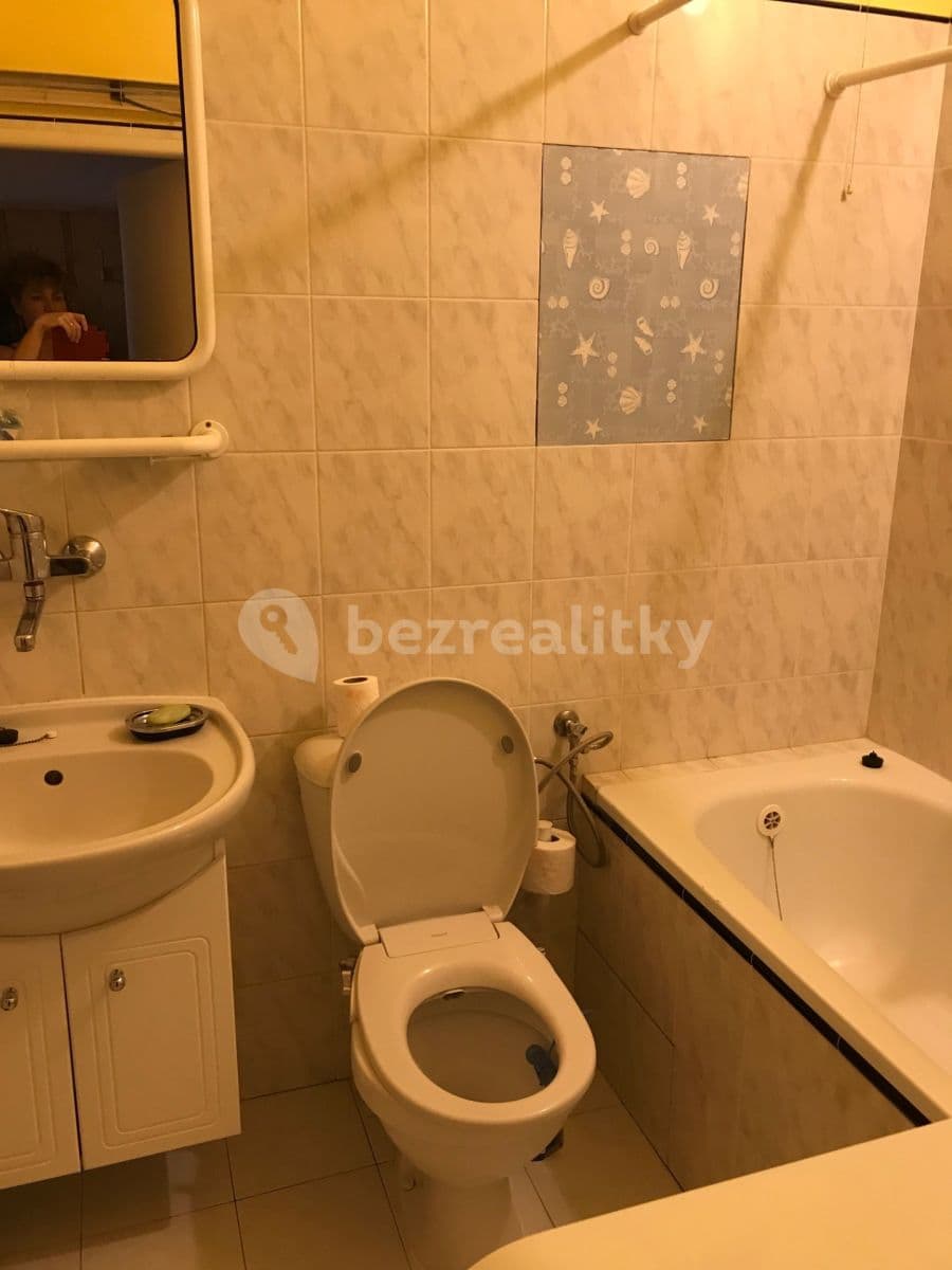 Prenájom bytu 1-izbový 35 m², Hlivická, Praha, Praha Prenájom bytu 1-izbový 35 m², Hlivická, Praha, Praha