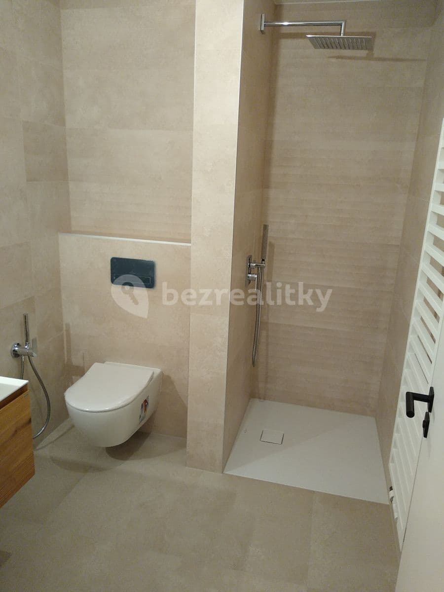 Prenájom bytu 2-izbový 55 m², U Petřin, Praha, Praha Prenájom bytu 2-izbový 55 m², U Petřin, Praha, Praha