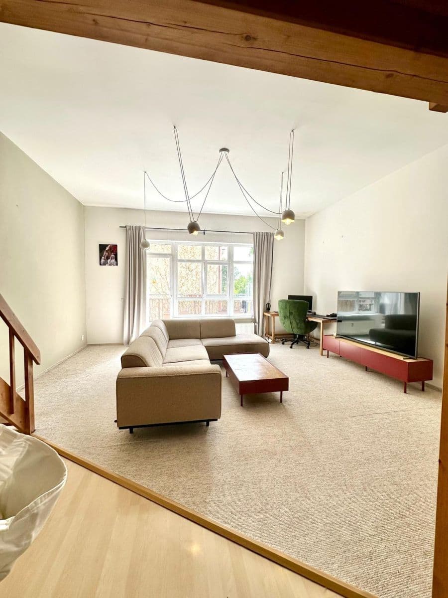 Prenájom bytu 1-izbový 62 m², Novobohdalecká, Praha, Praha Prenájom bytu 1-izbový 62 m², Novobohdalecká, Praha, Praha