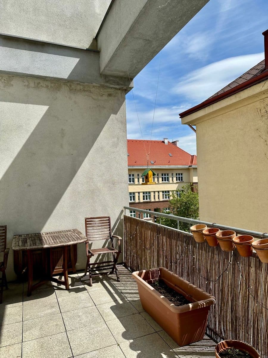 Prenájom bytu 1-izbový 62 m², Novobohdalecká, Praha, Praha Prenájom bytu 1-izbový 62 m², Novobohdalecká, Praha, Praha