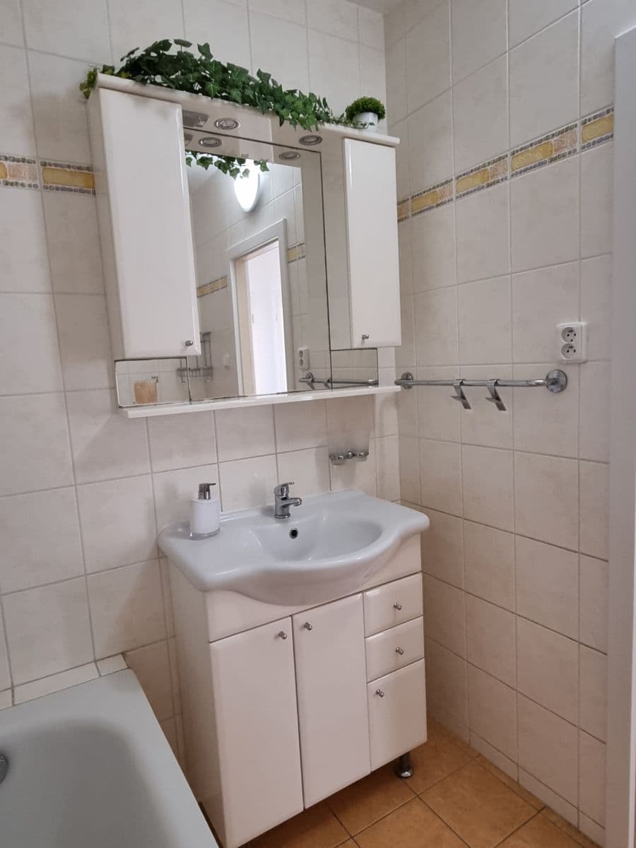 Prenájom bytu 3-izbový 68 m², Jerevanská, Kladno, Středočeský kraj Prenájom bytu 3-izbový 68 m², Jerevanská, Kladno, Středočeský kraj