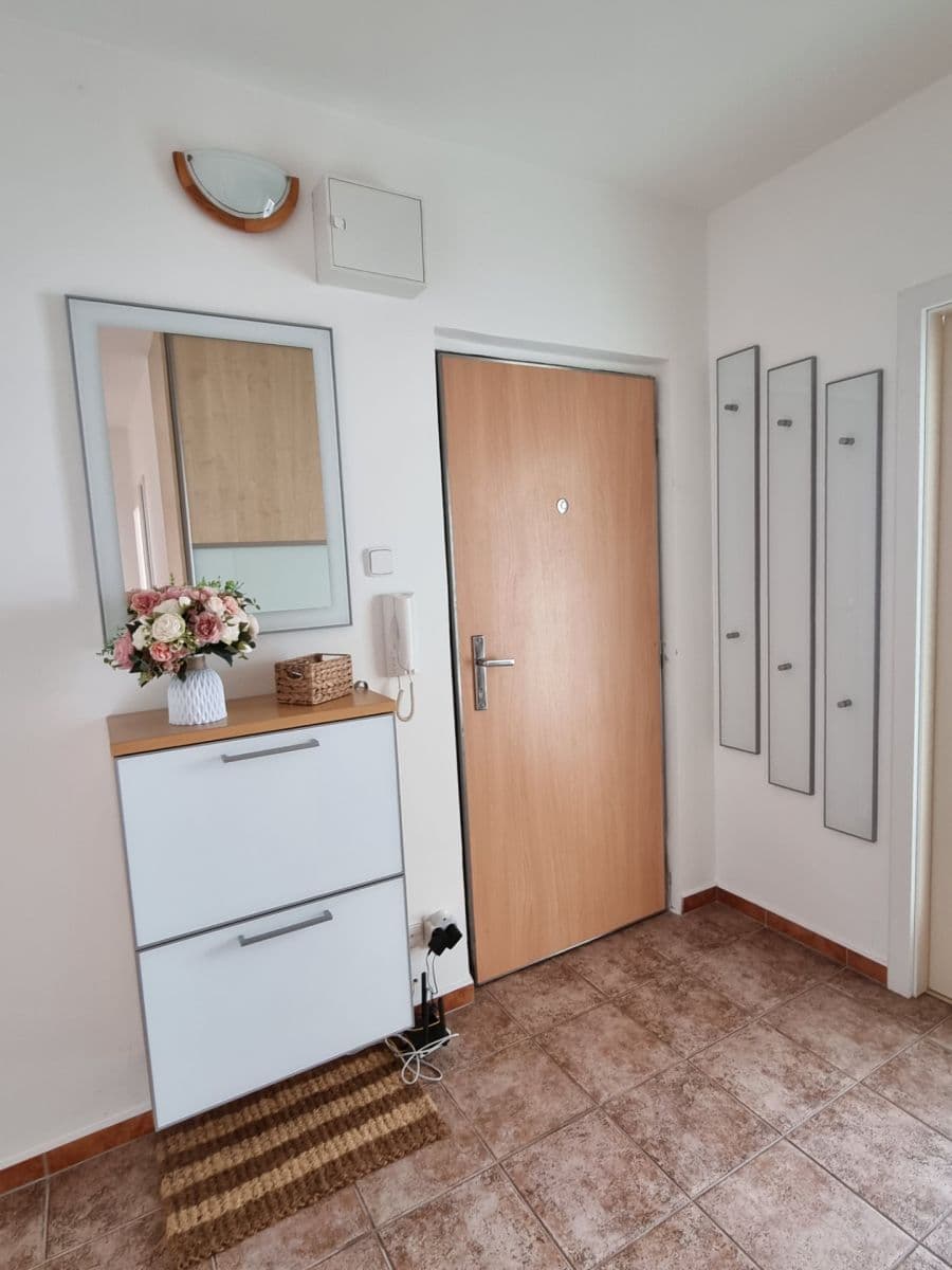 Prenájom bytu 3-izbový 68 m², Jerevanská, Kladno, Středočeský kraj Prenájom bytu 3-izbový 68 m², Jerevanská, Kladno, Středočeský kraj