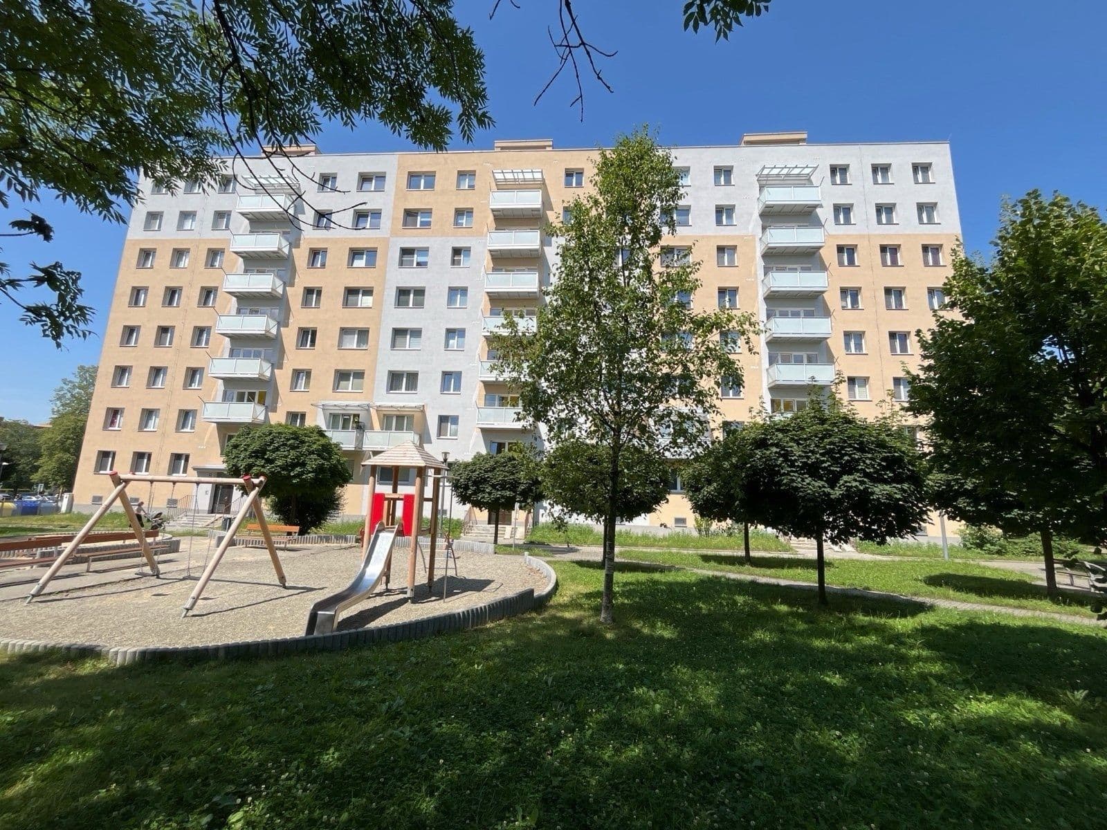 Prenájom bytu 2-izbový 54 m², Dlouhá třída, Havířov, Moravskoslezský kraj Prenájom bytu 2-izbový 54 m², Dlouhá třída, Havířov, Moravskoslezský kraj