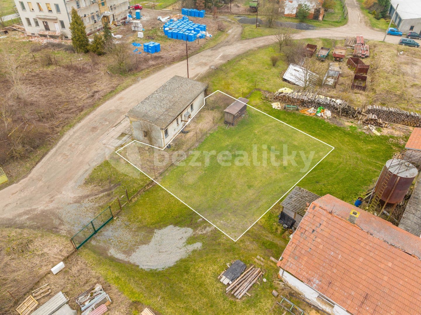 Predaj pozemku 407 m², Slabce, Středočeský kraj