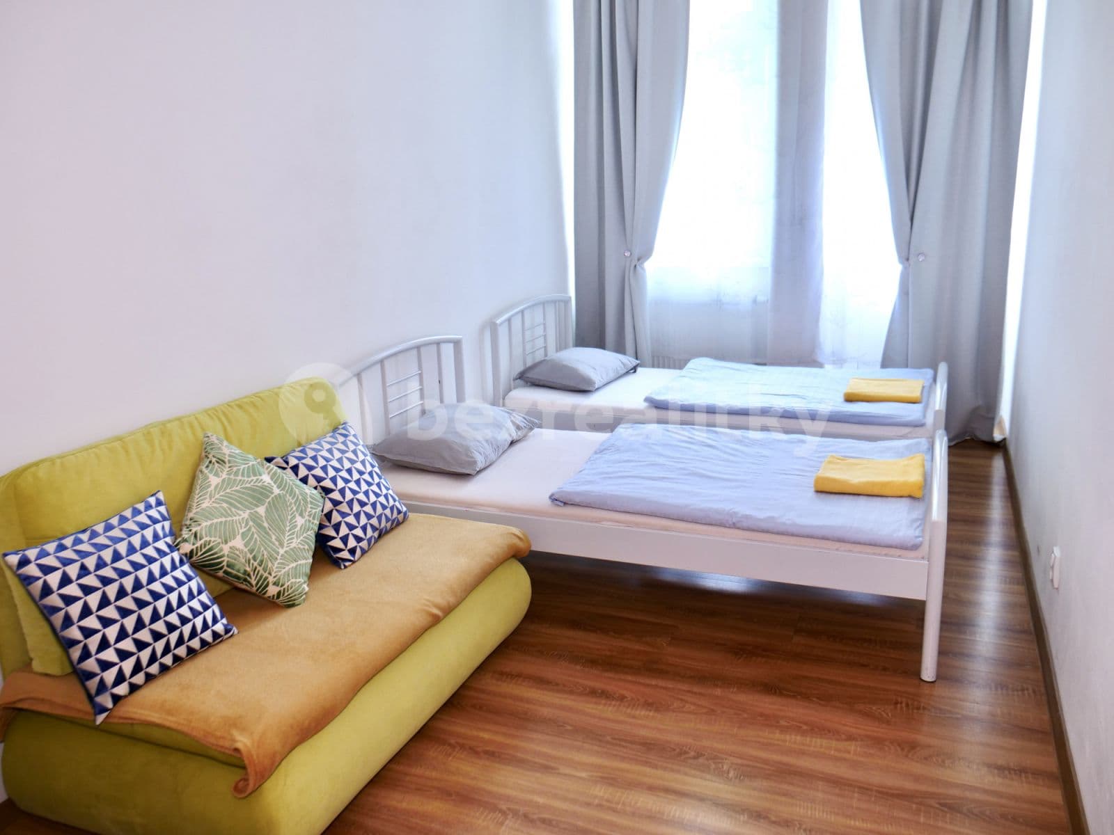 Prenájom bytu 1-izbový 55 m², Ruská, Teplice, Ústecký kraj