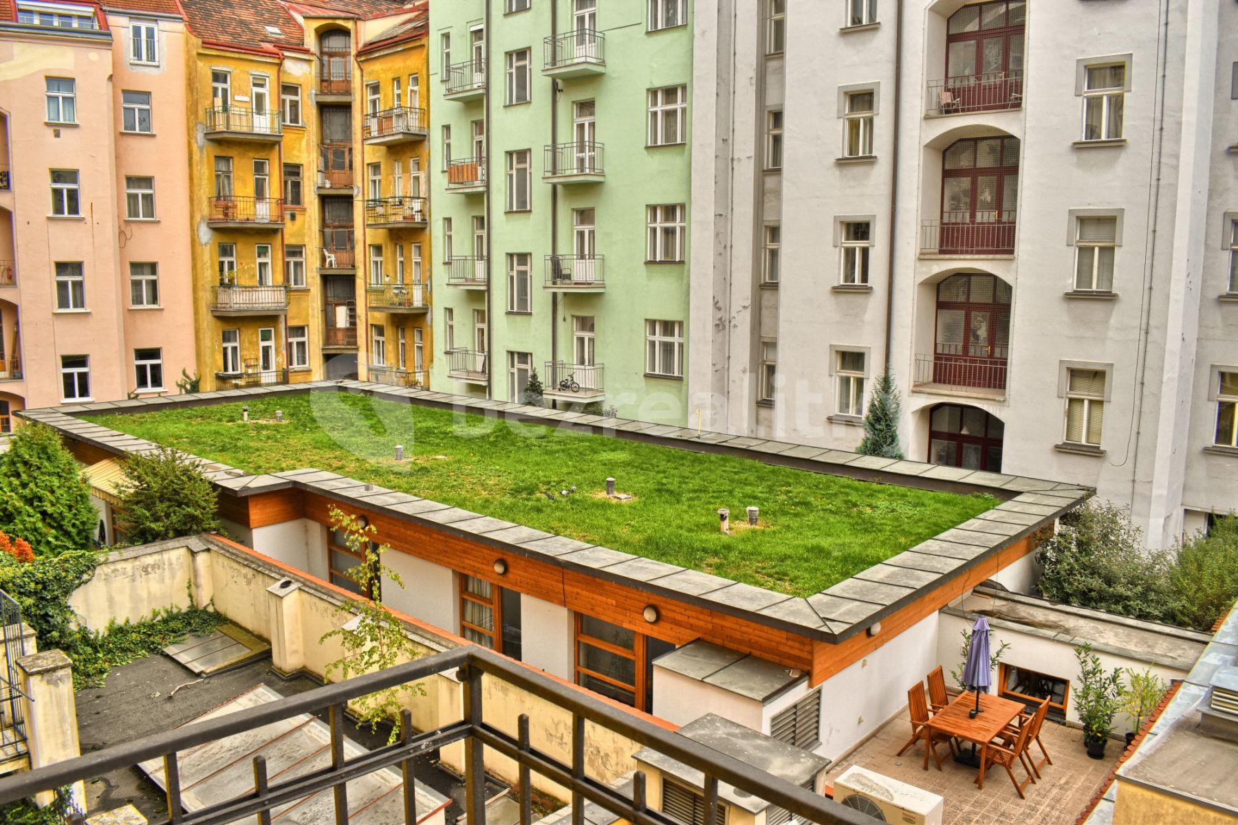 Prenájom bytu 3-izbový 100 m², U Milosrdných, Praha, Praha