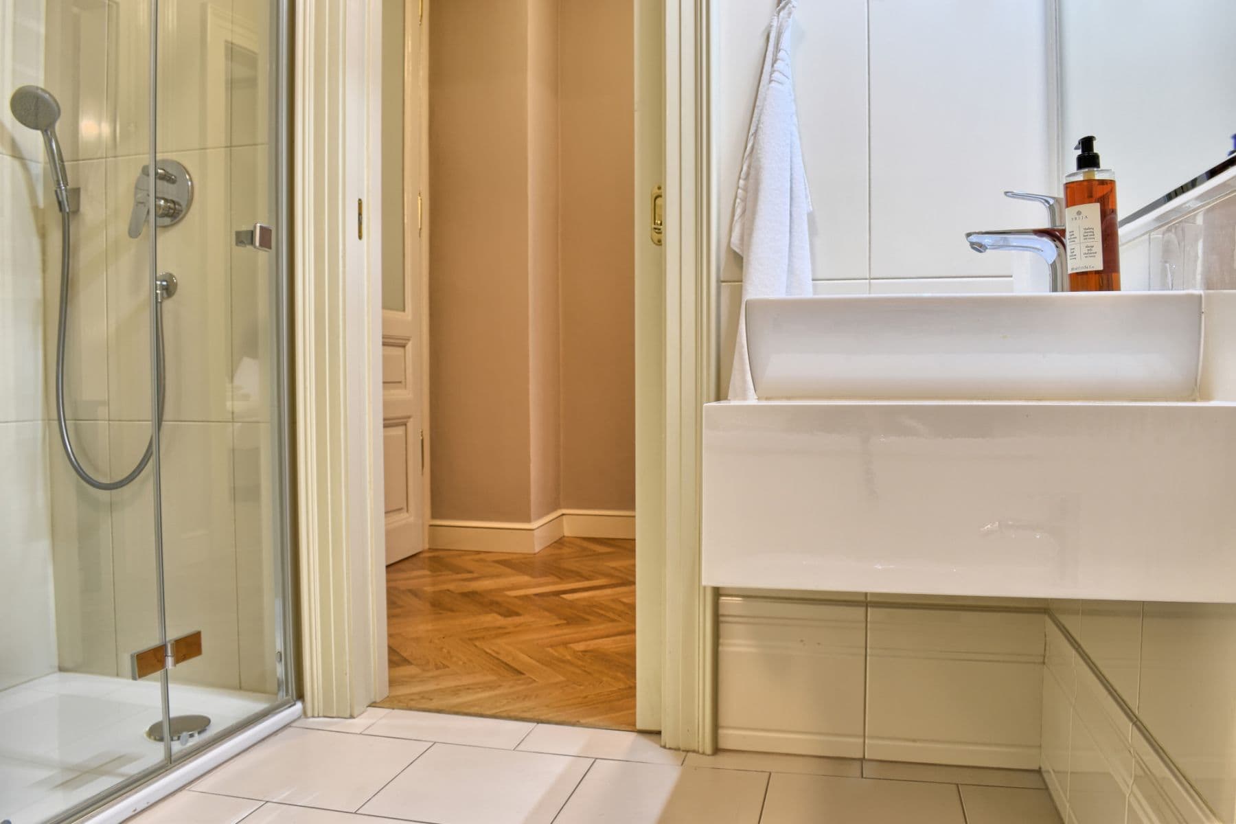 Prenájom bytu 100 m², U Milosrdných, Praha, Praha Prenájom bytu 100 m², U Milosrdných, Praha, Praha