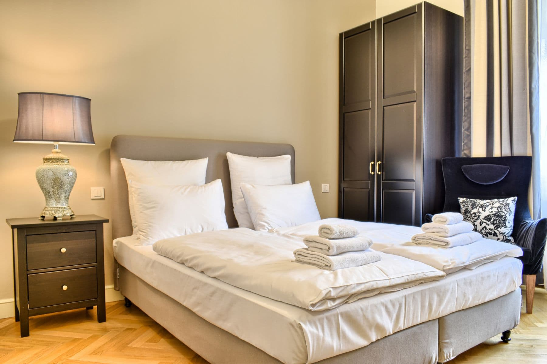 Prenájom bytu 100 m², U Milosrdných, Praha, Praha Prenájom bytu 100 m², U Milosrdných, Praha, Praha