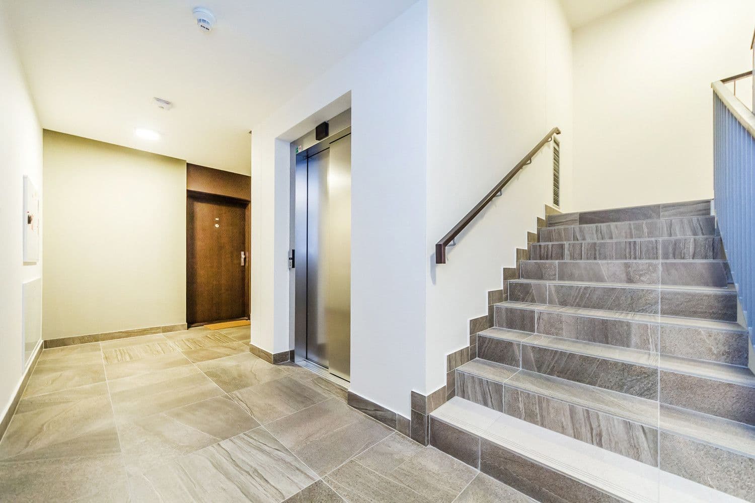 Prenájom bytu 30 m², V Háji, Praha, Praha Prenájom bytu 30 m², V Háji, Praha, Praha