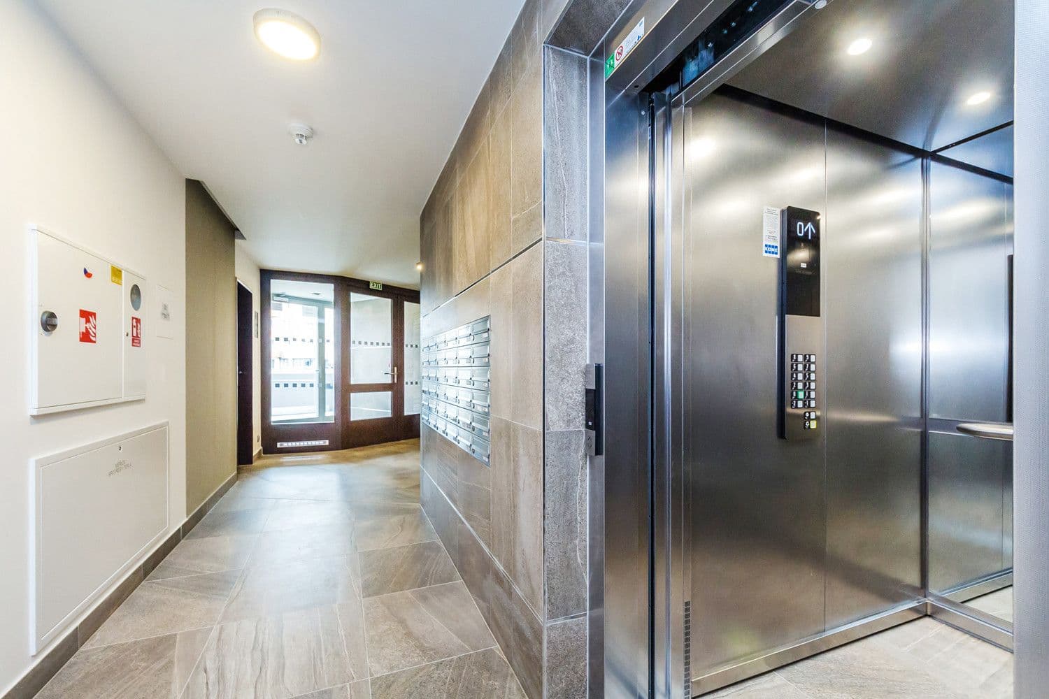 Prenájom bytu 30 m², V Háji, Praha, Praha Prenájom bytu 30 m², V Háji, Praha, Praha