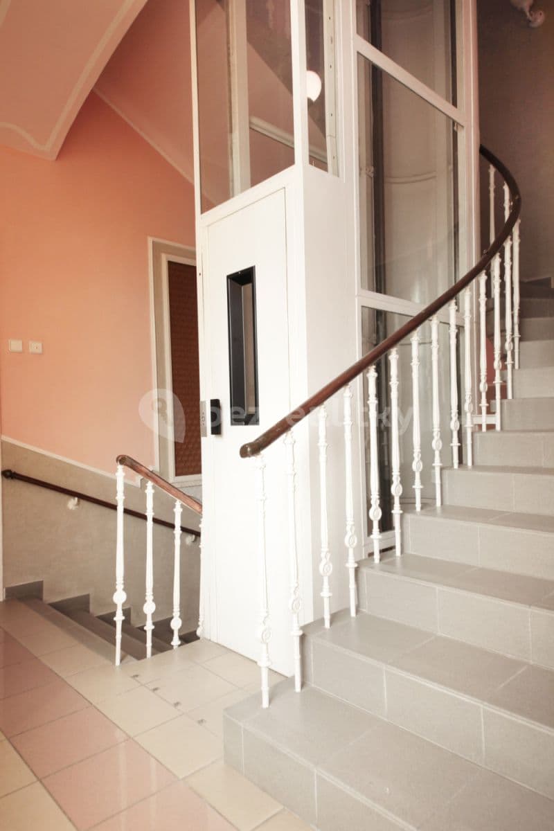 Prenájom bytu 112 m², Ostrovní, Praha, Praha Prenájom bytu 112 m², Ostrovní, Praha, Praha