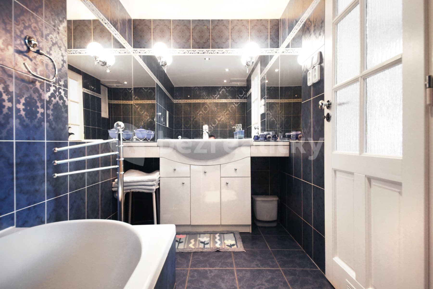 Prenájom bytu 112 m², Ostrovní, Praha, Praha Prenájom bytu 112 m², Ostrovní, Praha, Praha