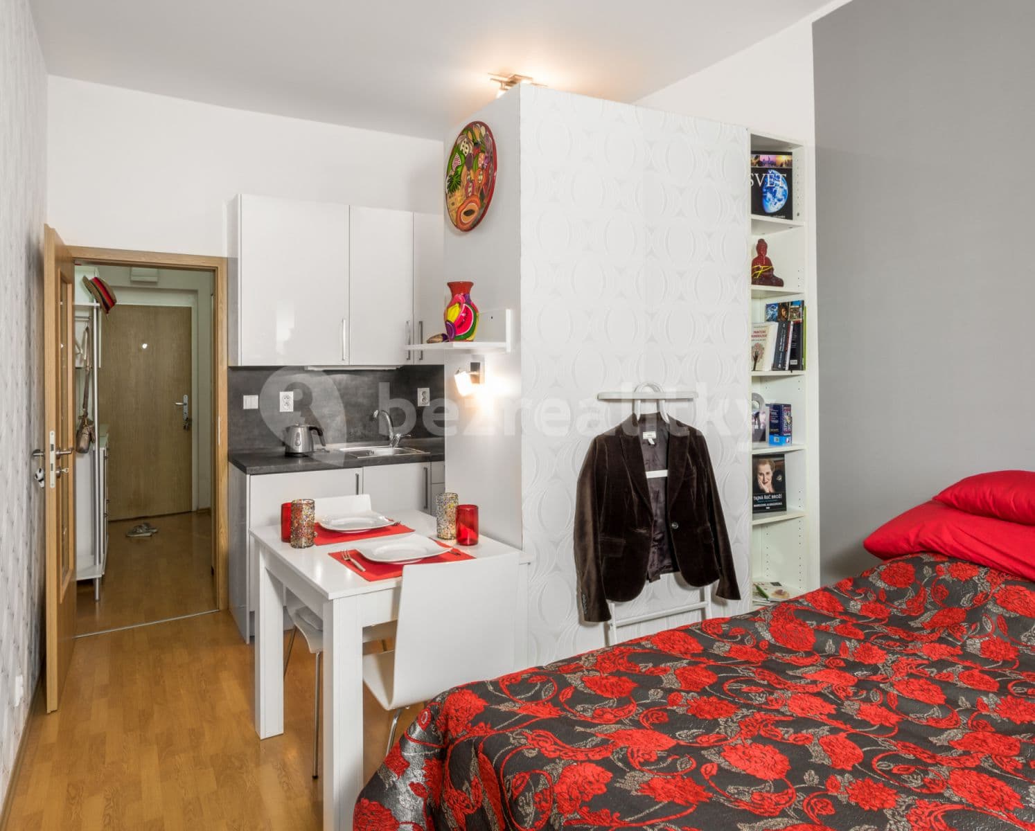 Prenájom bytu 1-izbový 30 m², Jeřabinová, Praha, Praha
