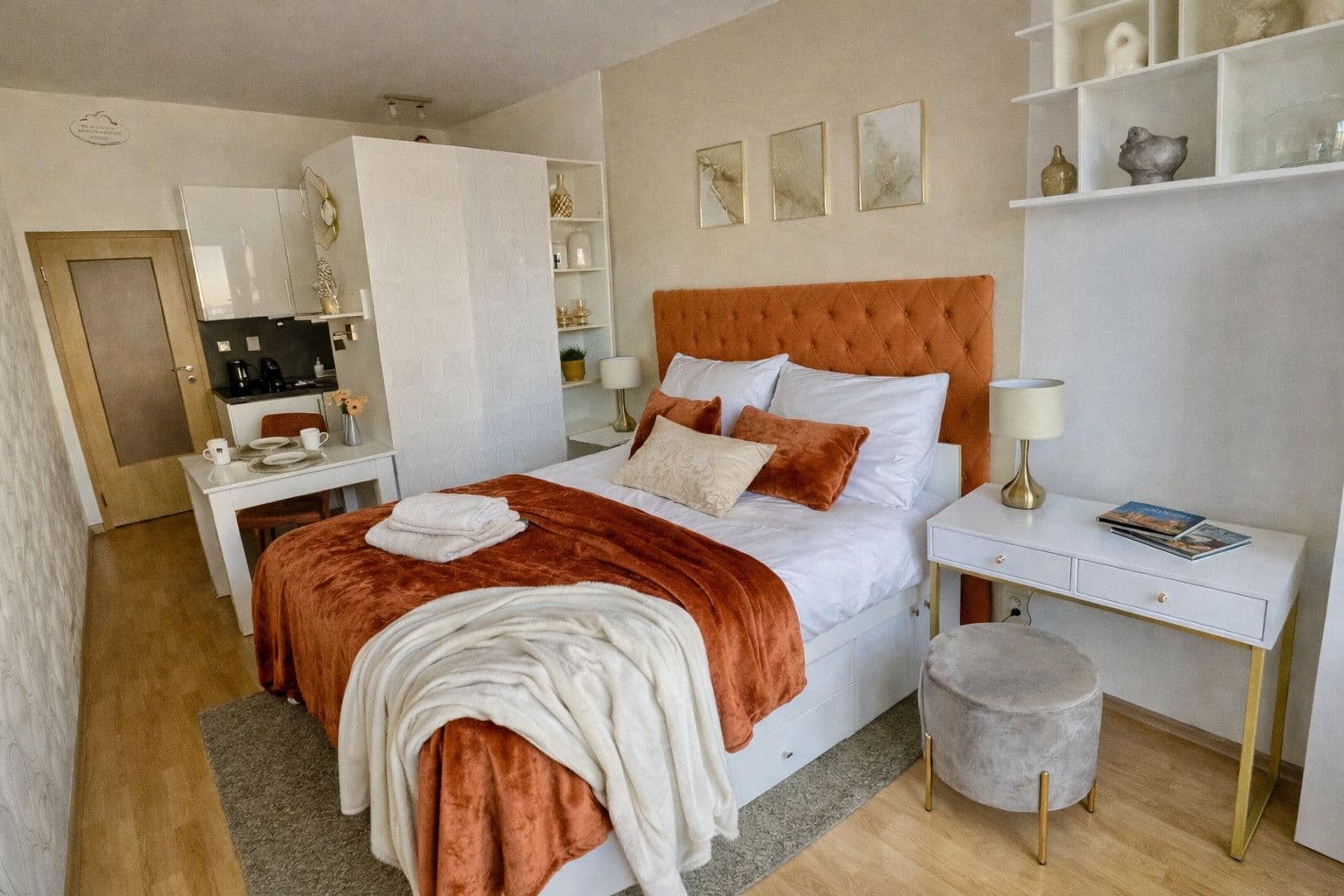 Prenájom bytu 30 m², Jeřabinová, Praha, Praha Prenájom bytu 30 m², Jeřabinová, Praha, Praha
