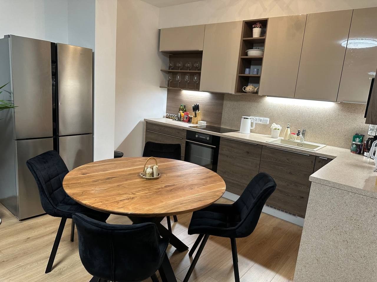 Prenájom bytu 80 m², Zapova, Praha, Praha Prenájom bytu 80 m², Zapova, Praha, Praha