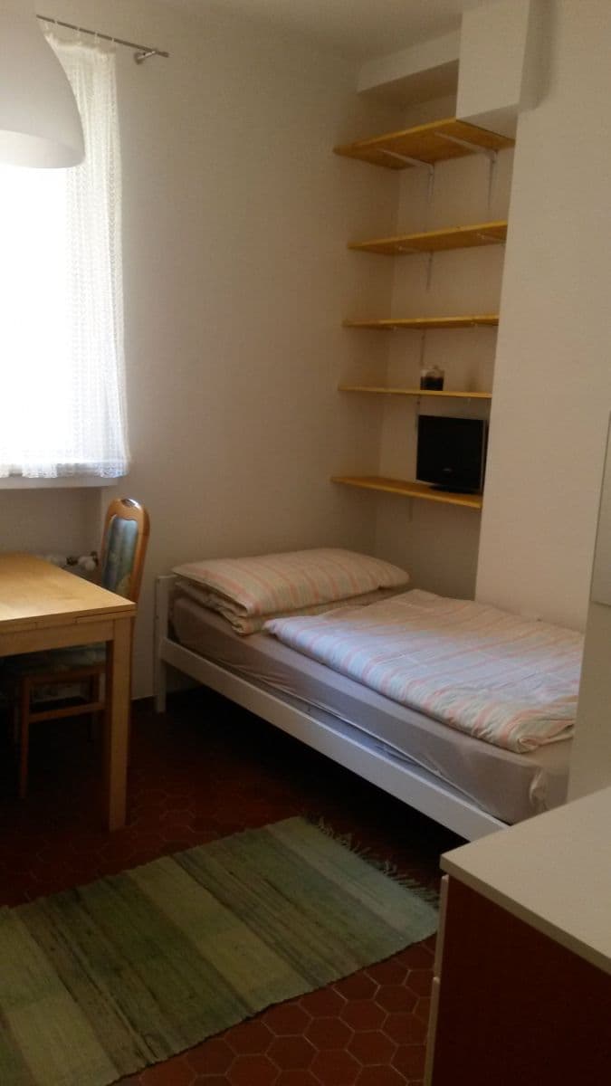 Prenájom bytu 52 m², Husinecká, Praha, Praha Prenájom bytu 52 m², Husinecká, Praha, Praha
