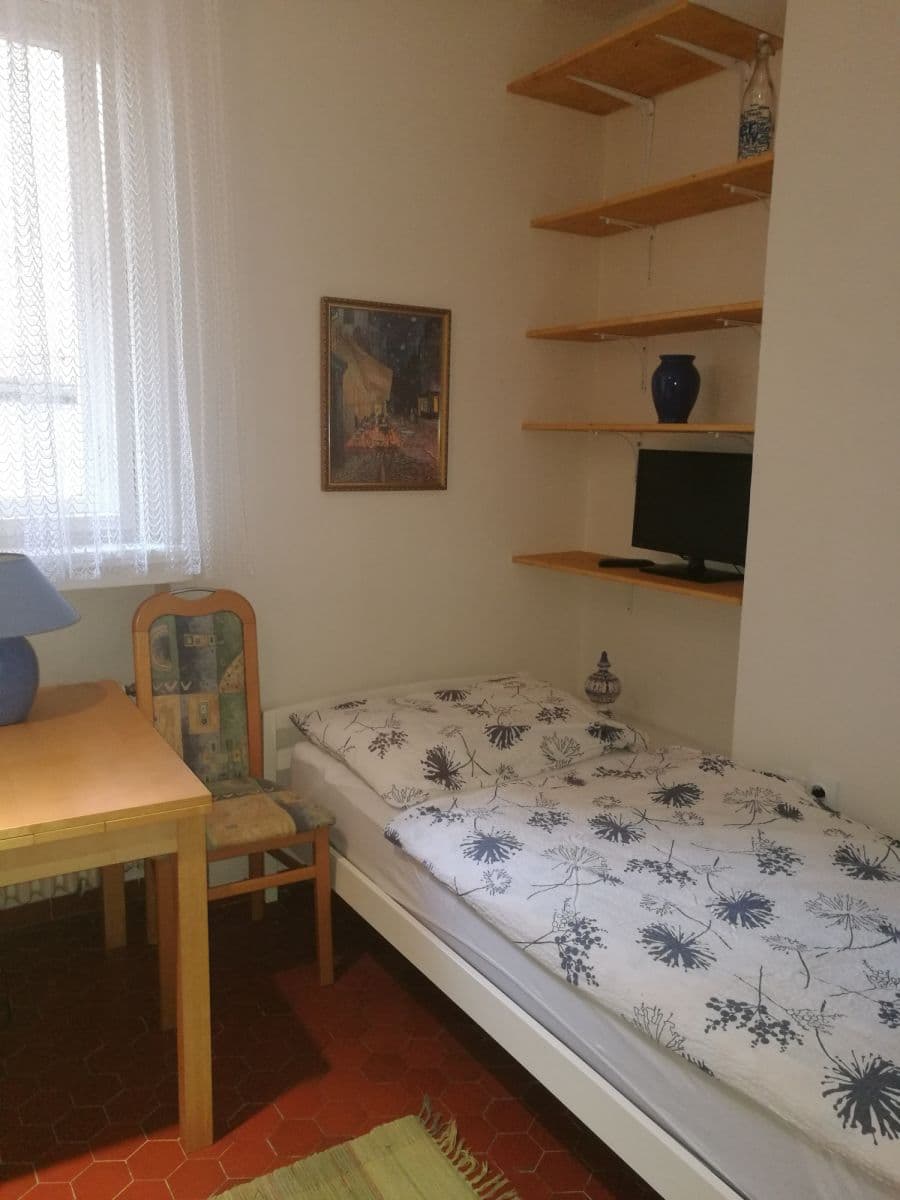 Prenájom bytu 52 m², Husinecká, Praha, Praha Prenájom bytu 52 m², Husinecká, Praha, Praha