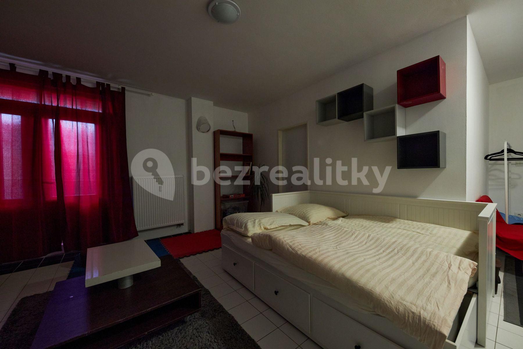 Prenájom bytu 2-izbový 58 m², Hradská, Vrakuňa, Bratislavský kraj