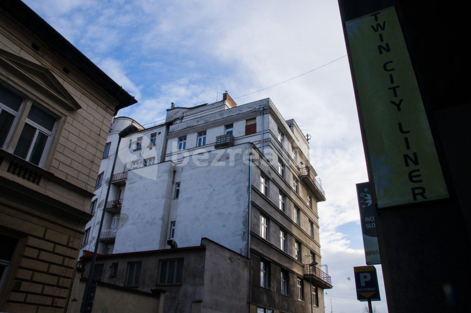 Prenájom bytu 2-izbový 50 m², Kúpeľná, Bratislava - mestská časť Staré Mesto, Bratislavský kraj