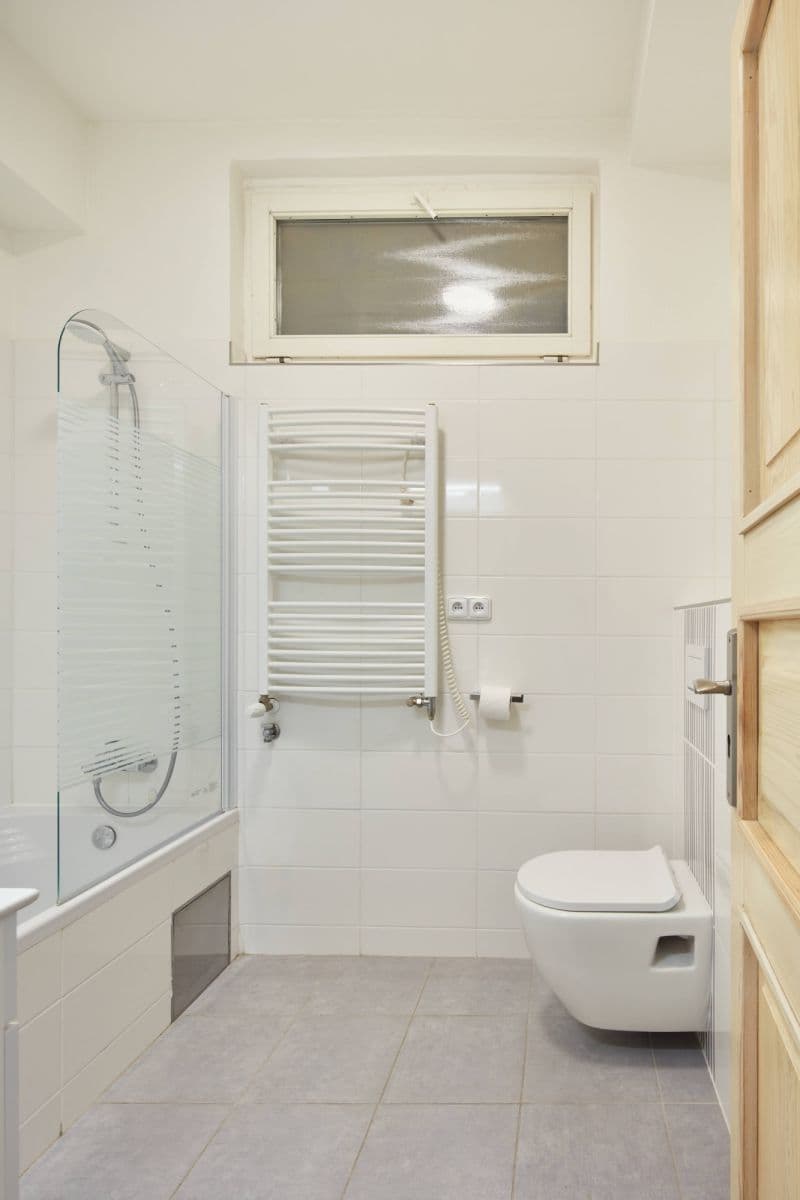 Prenájom bytu 70 m², Karlova, Praha, Praha Prenájom bytu 70 m², Karlova, Praha, Praha