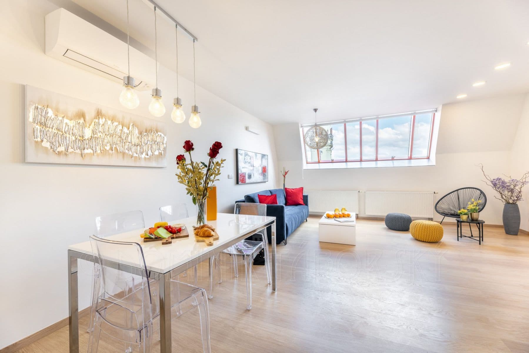 Prenájom bytu 70 m², Karlova, Praha, Praha Prenájom bytu 70 m², Karlova, Praha, Praha