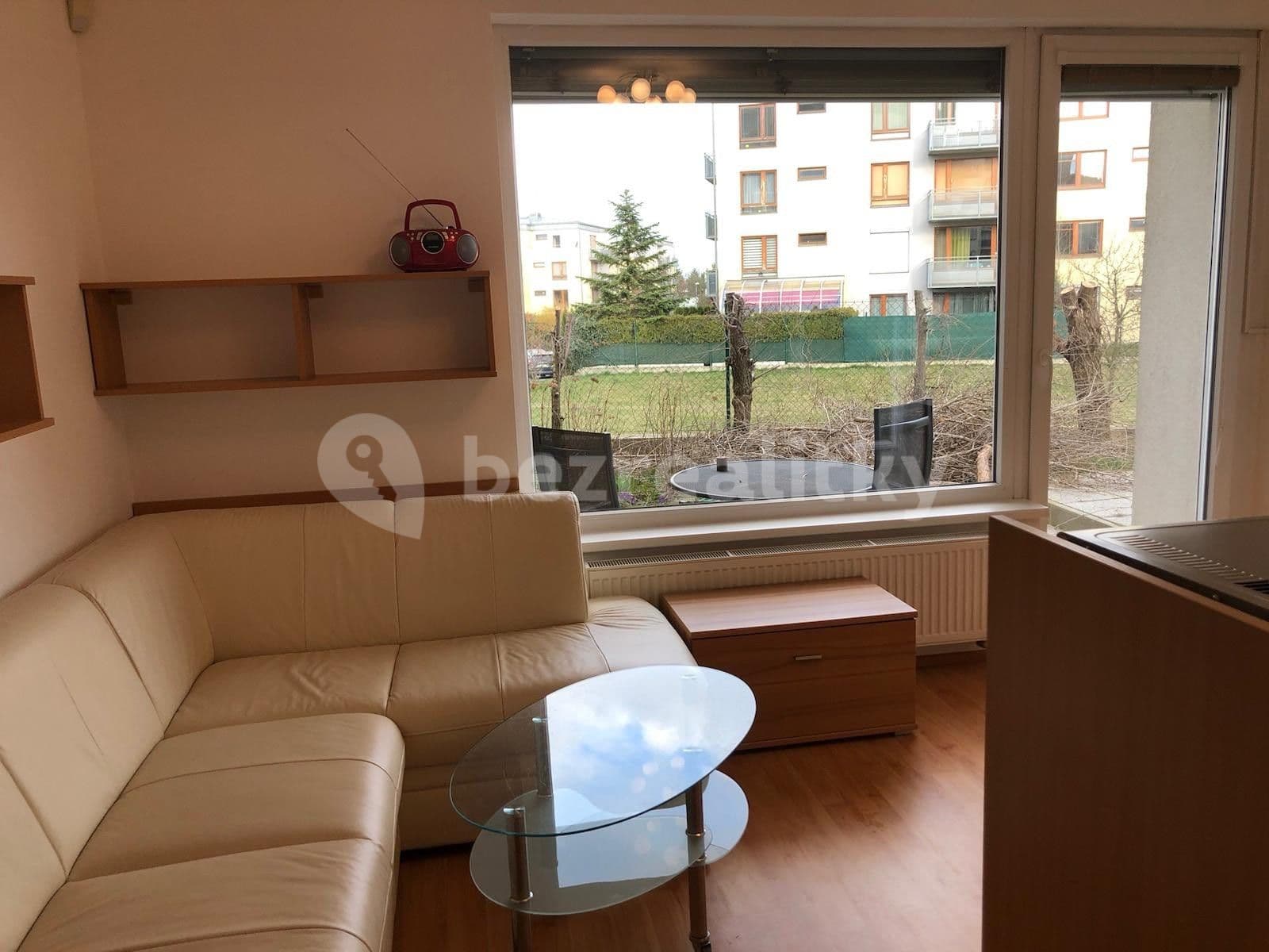 Prenájom bytu 1-izbový 32 m², Milotická, Praha, Praha Prenájom bytu 1-izbový 32 m², Milotická, Praha, Praha