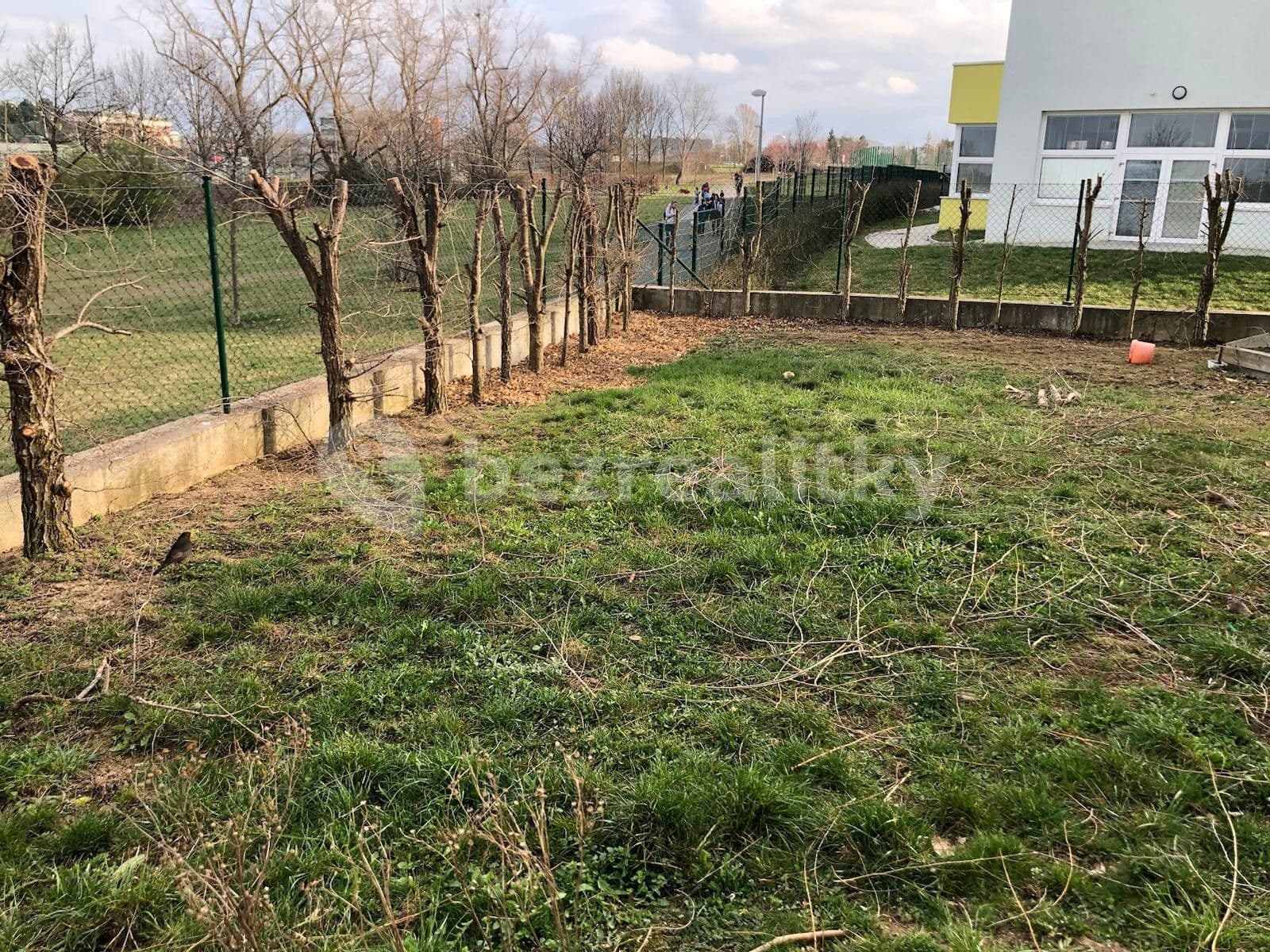 Prenájom bytu 1-izbový 32 m², Milotická, Praha, Praha Prenájom bytu 1-izbový 32 m², Milotická, Praha, Praha