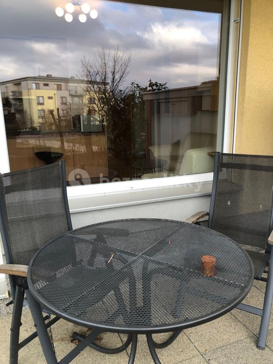 Prenájom bytu 1-izbový 32 m², Milotická, Praha, Praha Prenájom bytu 1-izbový 32 m², Milotická, Praha, Praha