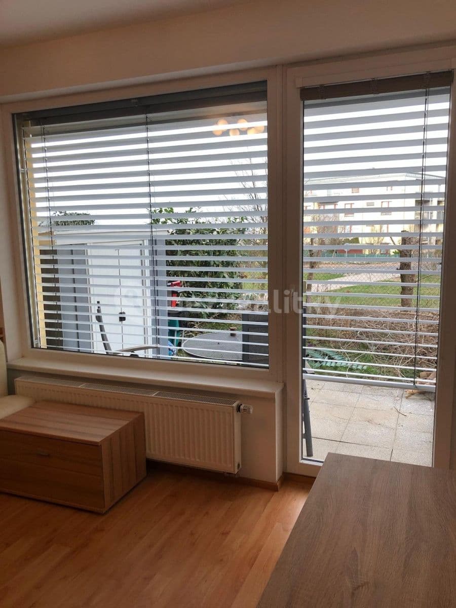 Prenájom bytu 1-izbový 32 m², Milotická, Praha, Praha Prenájom bytu 1-izbový 32 m², Milotická, Praha, Praha