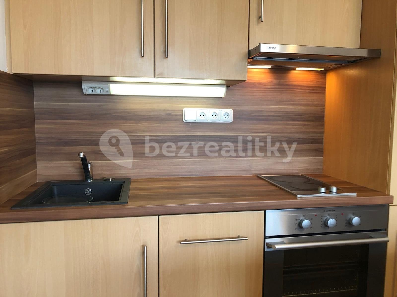 Prenájom bytu 1-izbový 32 m², Milotická, Praha, Praha Prenájom bytu 1-izbový 32 m², Milotická, Praha, Praha