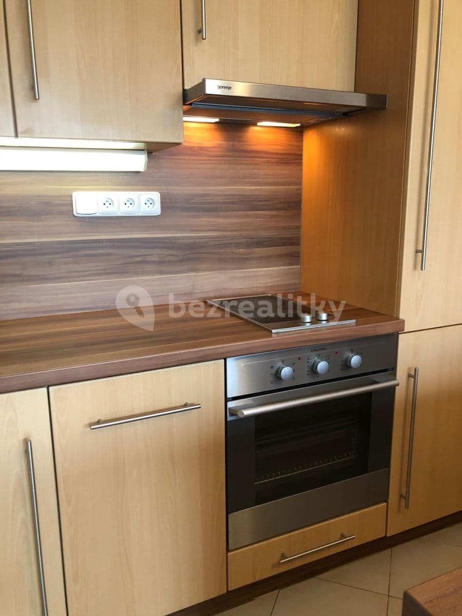 Prenájom bytu 1-izbový 32 m², Milotická, Praha, Praha Prenájom bytu 1-izbový 32 m², Milotická, Praha, Praha